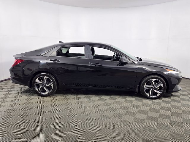 Used 2023 Hyundai Elantra SEL w/ Convenience Package FWD image 11
