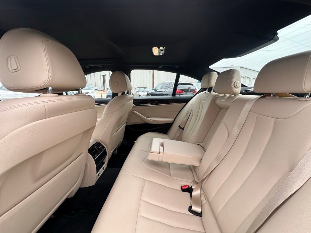 Used 2019 BMW 530e w/ Convenience Package image 8