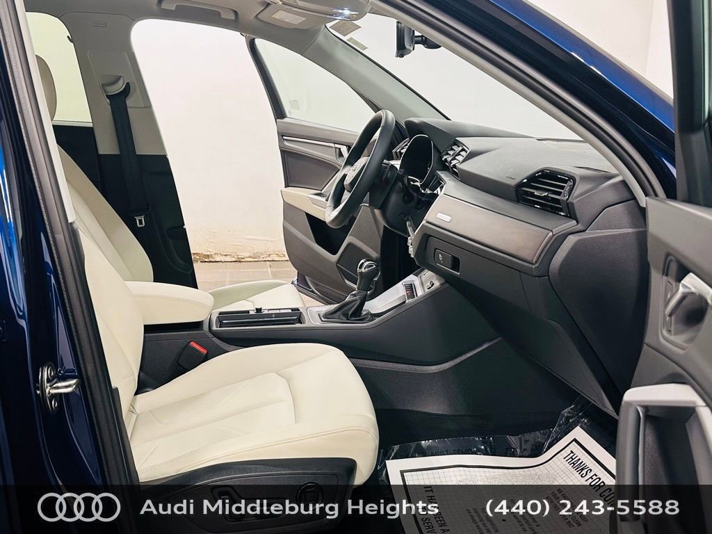 Certified 2025 Audi Q3 2.0T Premium w/ Convenience Package image 9