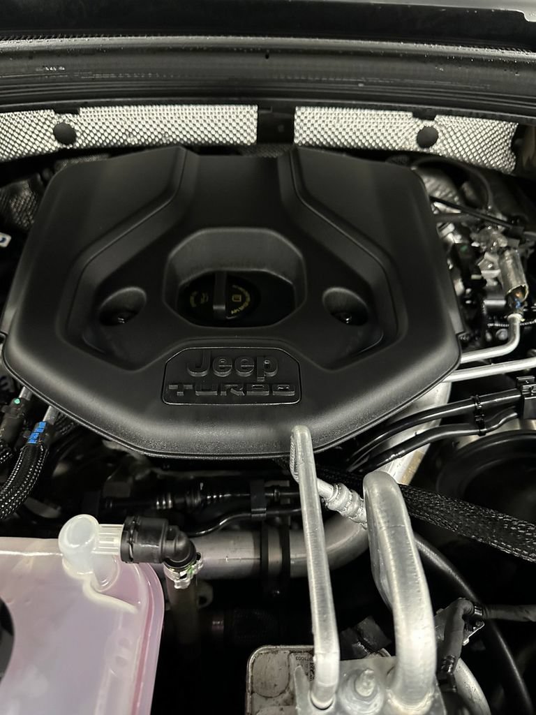 Used 2023 Jeep Grand Cherokee 4WD 4xe image 7