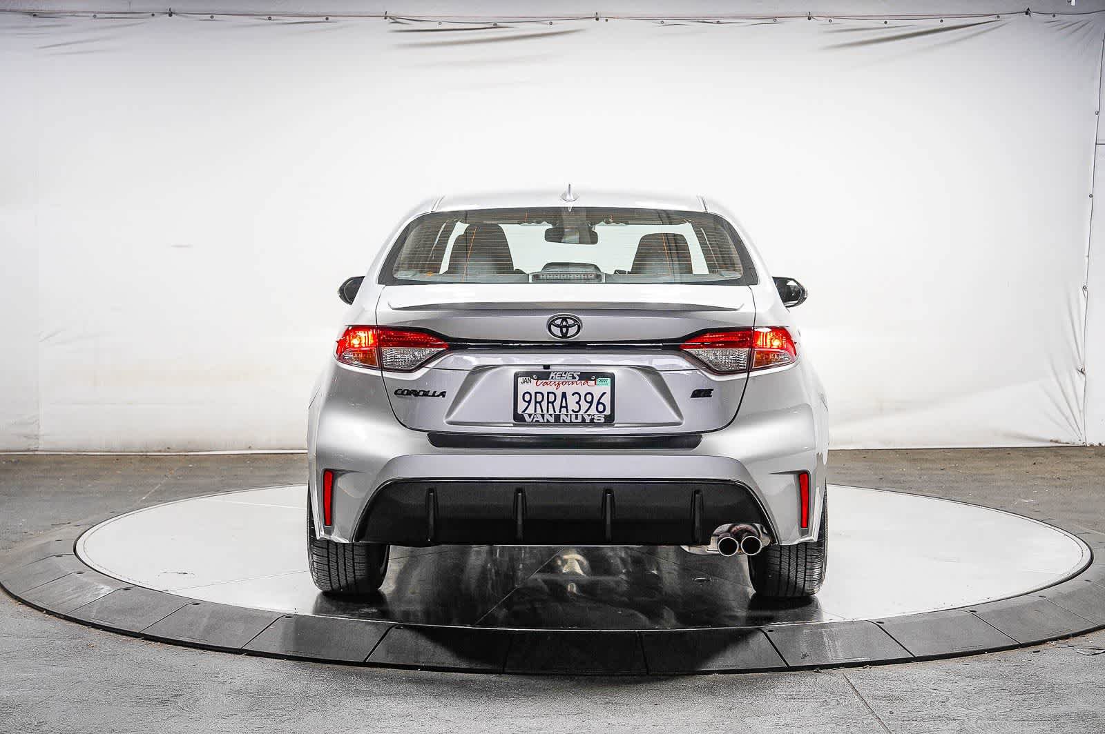 Certified 2025 Toyota Corolla SE FWD image 4