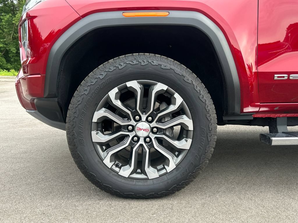 Used 2025 GMC Canyon Denali AWD/4WD image 10