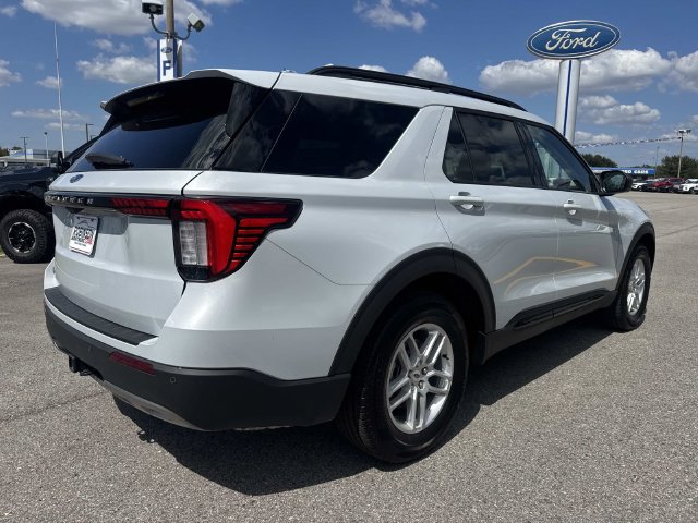 New 2026 Ford Explorer Active w/ Active Comfort Package RWD image 5