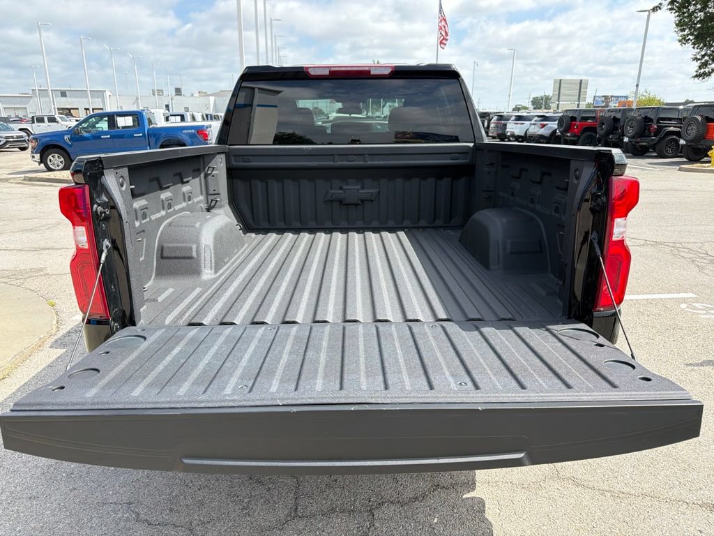 Used 2025 Chevrolet Silverado 1500 RST AWD/4WD image 12