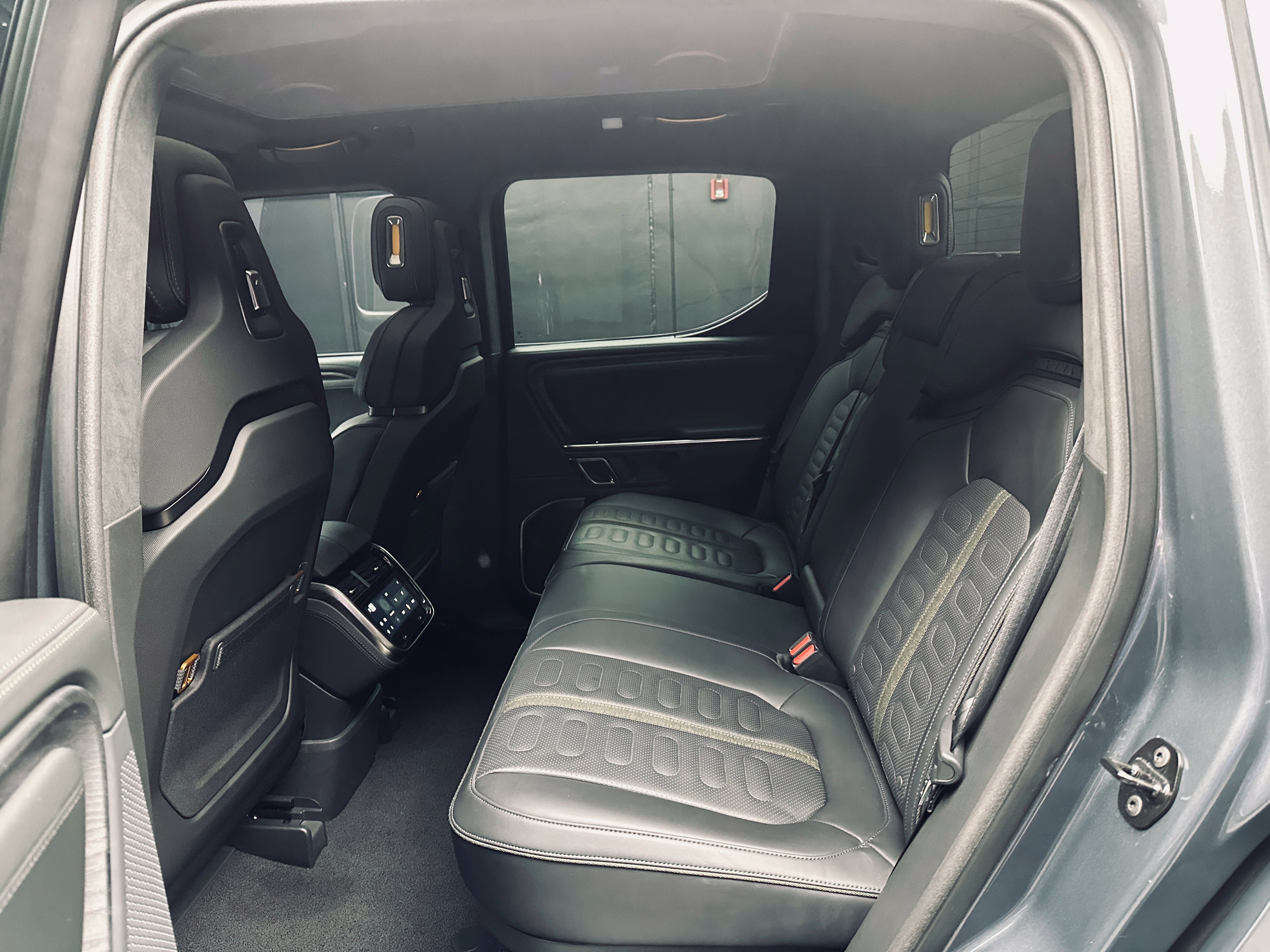 Used 2024 Rivian R1T Adventure Dual AWD/4WD image 20