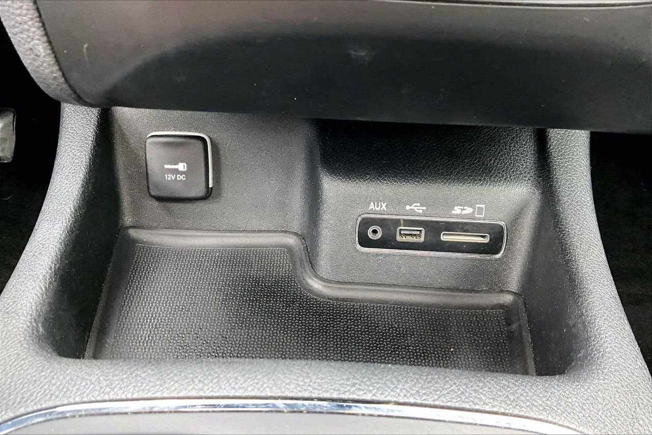 Used 2017 Dodge Durango R/T w/ Technology Group AWD/4WD image 18