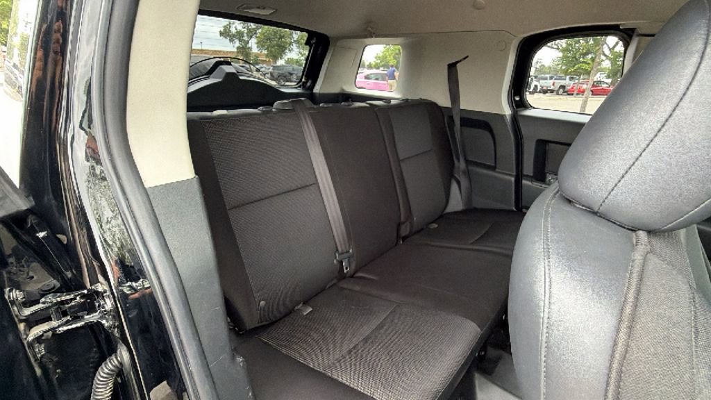 Used 2014 Toyota FJ Cruiser 4WD w/ Convenience Package image 38