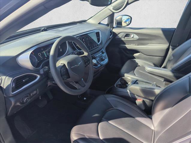 Used 2023 Chrysler Pacifica Touring-L w/ S Appearance Package image 19