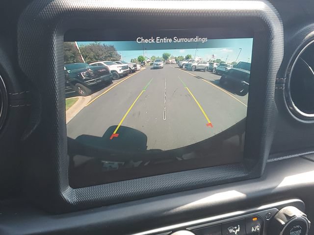Used 2021 Jeep Wrangler Unlimited Sahara AWD/4WD image 27