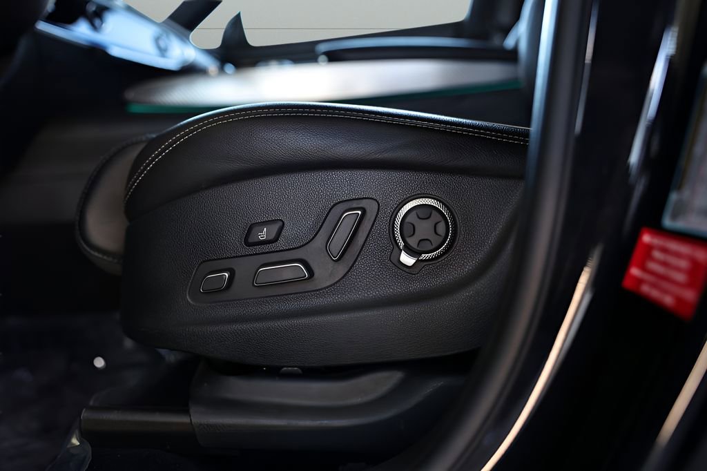 Used 2023 Genesis GV70 2.5T w/ Sport Prestige Package image 31