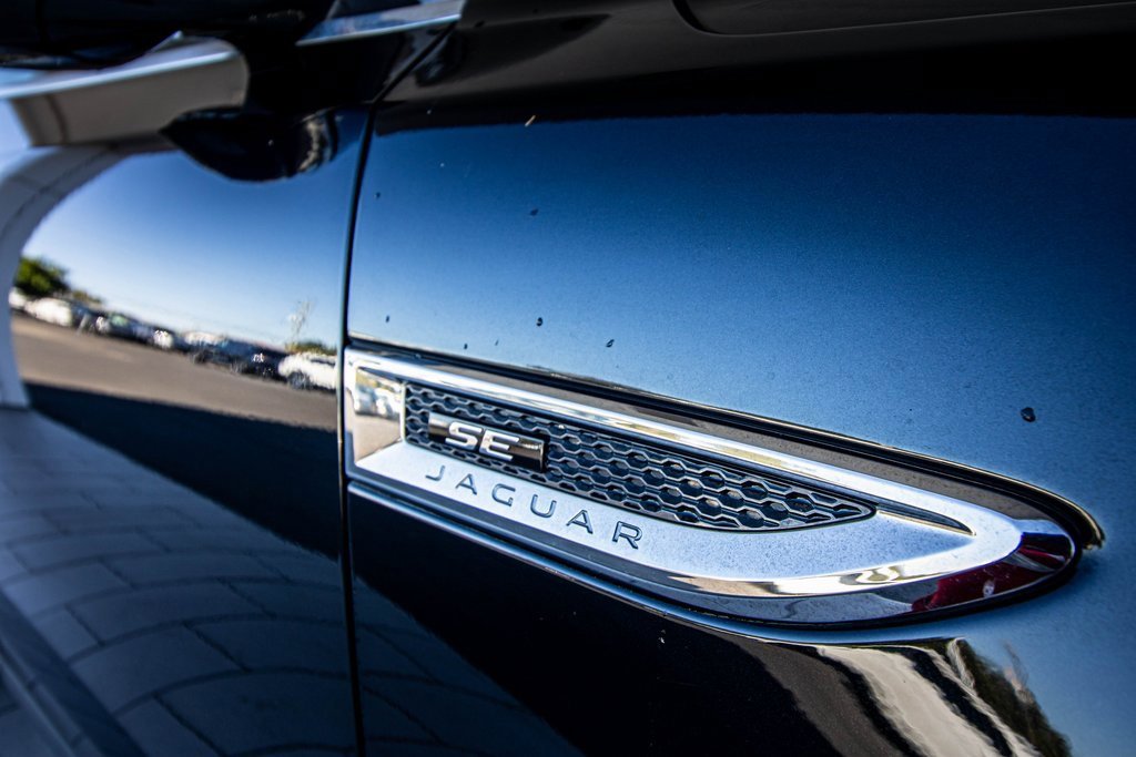 Used 2018 Jaguar E-PACE SE image 21