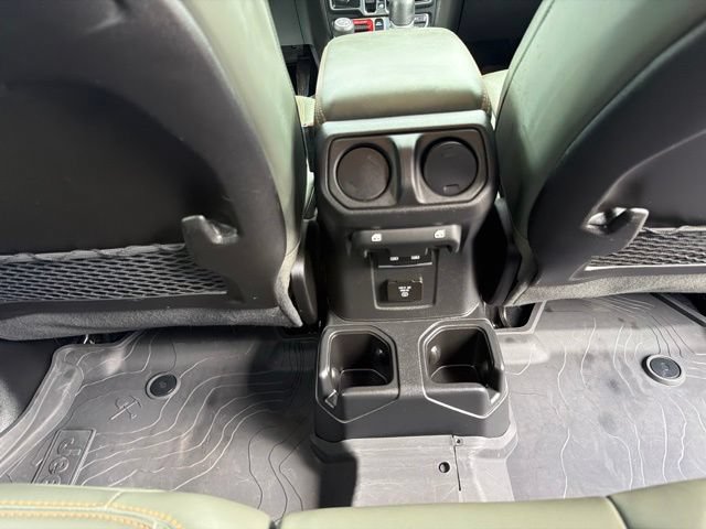 Used 2024 Jeep Gladiator Mojave AWD/4WD image 41