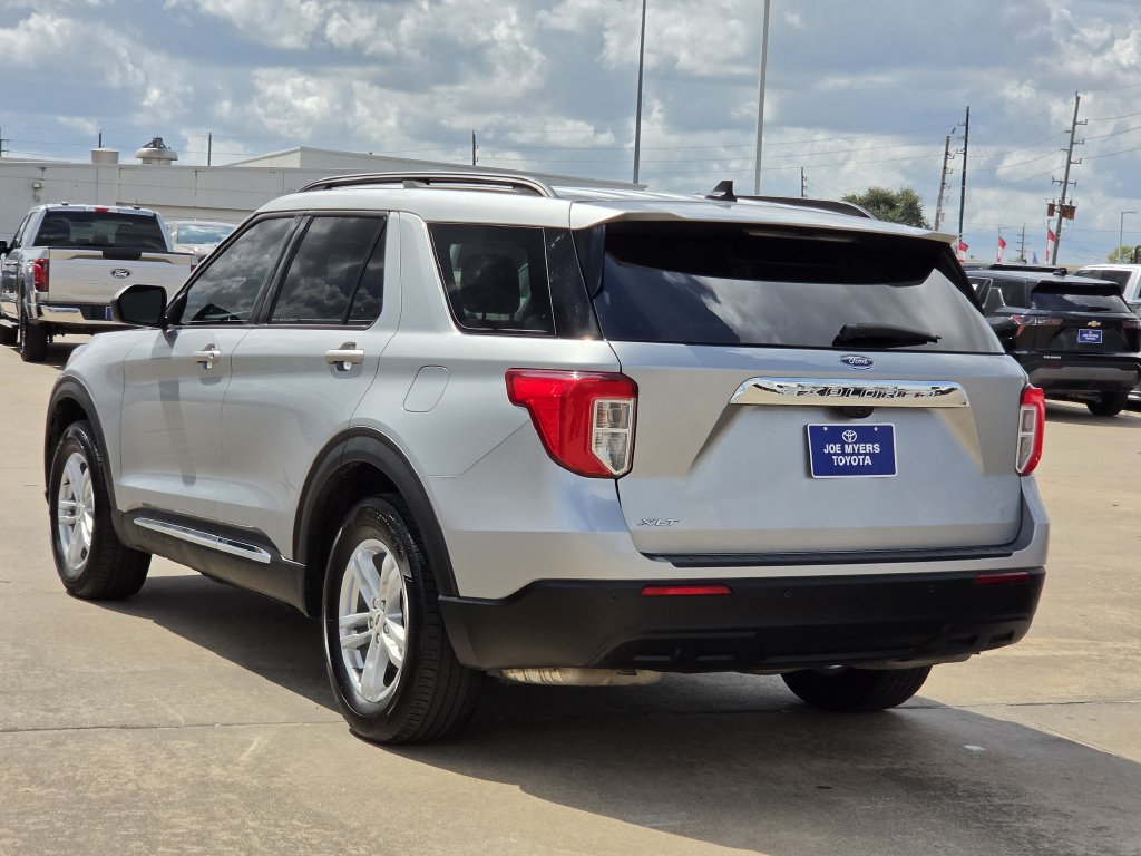 Used 2023 Ford Explorer XLT RWD image 7