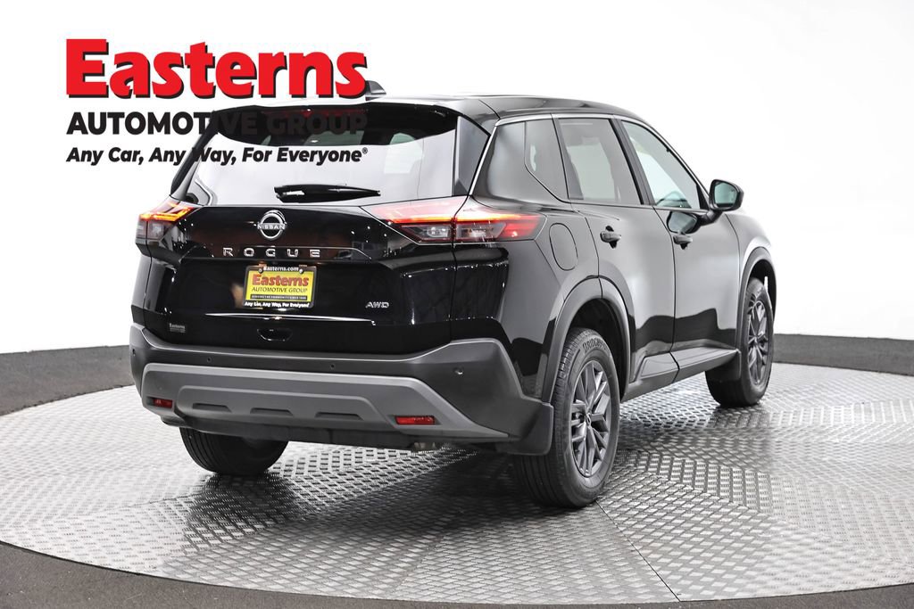 Used 2023 Nissan Rogue S AWD/4WD image 5