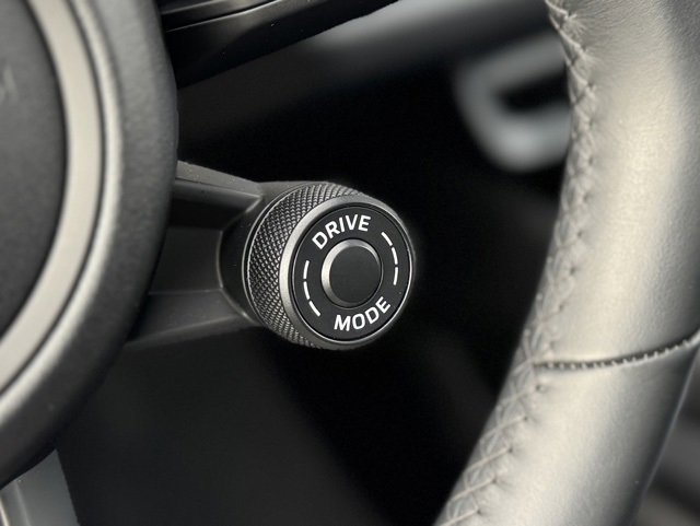 Certified 2025 Porsche Cayenne Coupe image 23