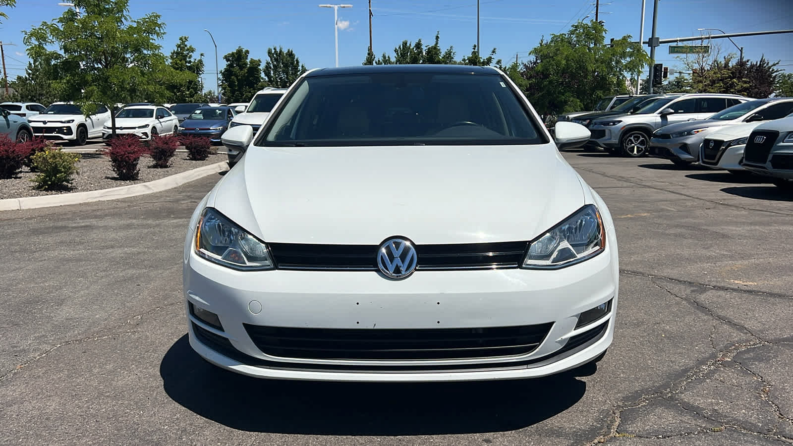 Used 2017 Volkswagen Golf SE FWD video 2