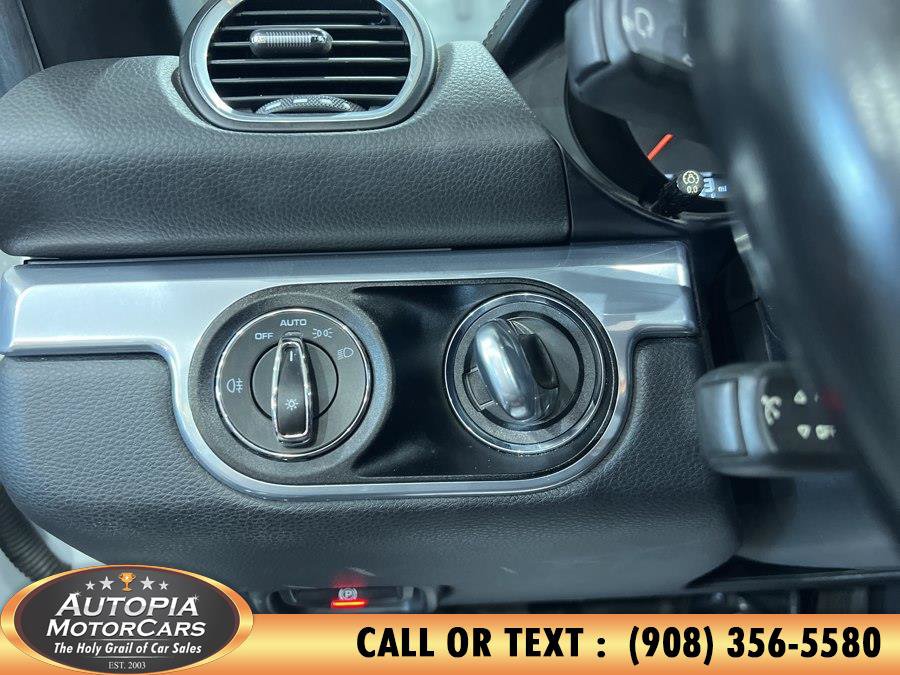 Used 2019 Porsche 718 Boxster RWD image 16