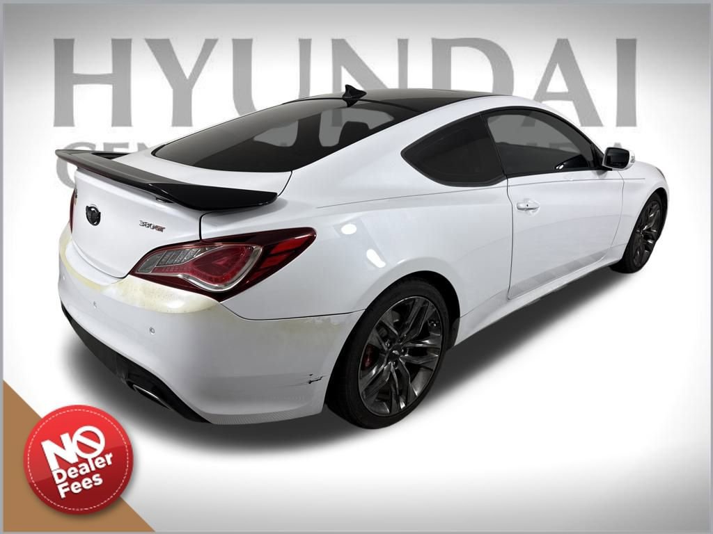 Used 2015 Hyundai Genesis 3.8 image 3