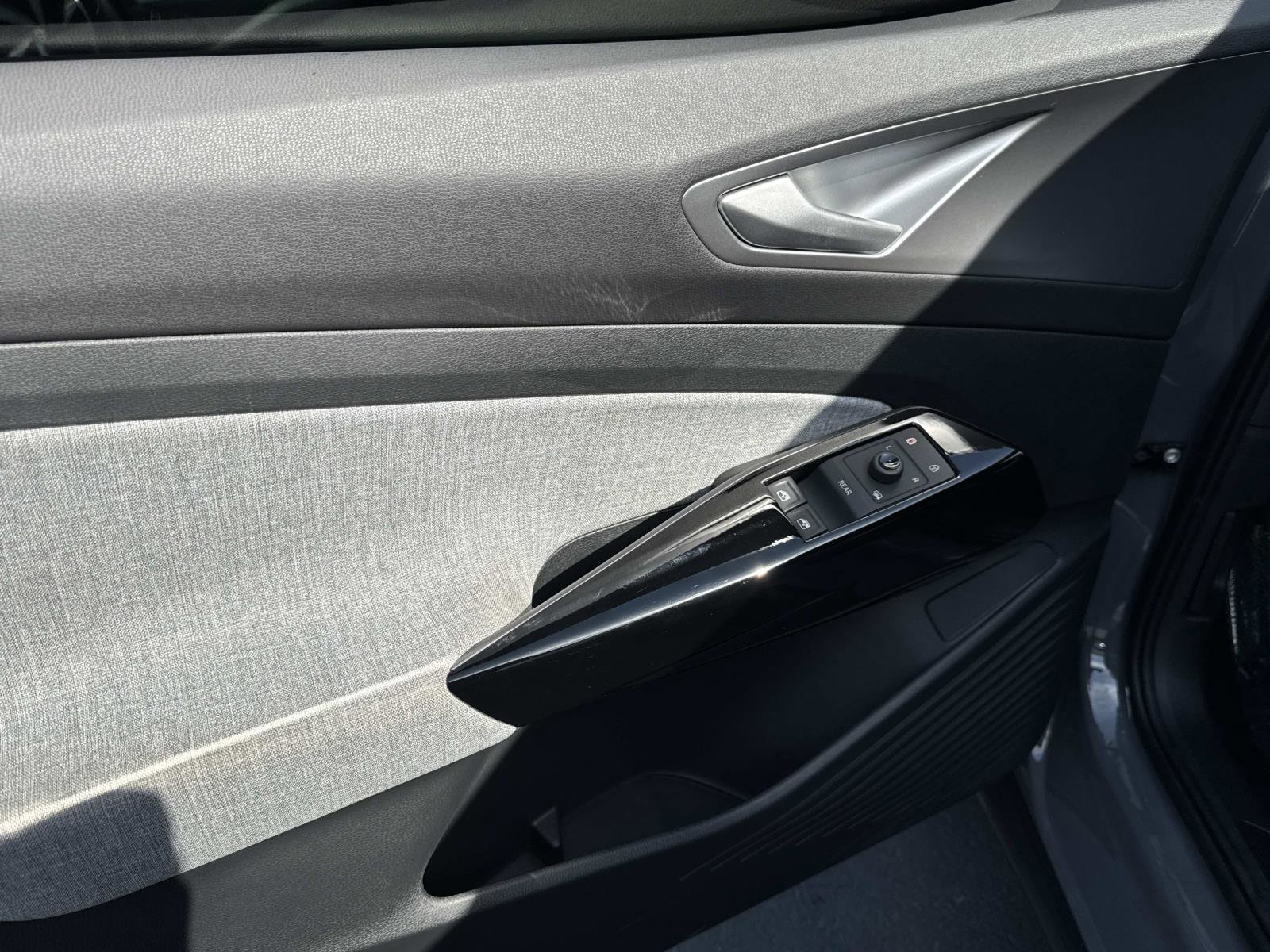 Certified 2024 Volkswagen ID.4 2WD image 14