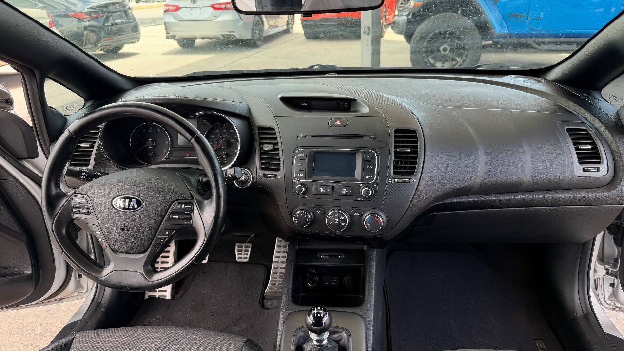 Used 2016 Kia Forte SX FWD image 14