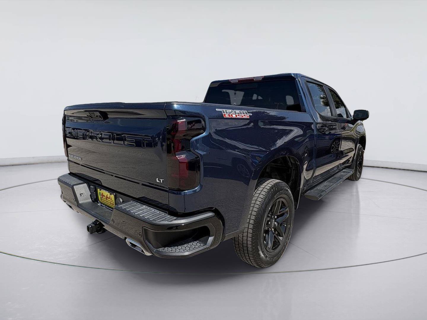 Used 2022 Chevrolet Silverado 1500 LT Trail Boss w/ Convenience Package II AWD/4WD image 7