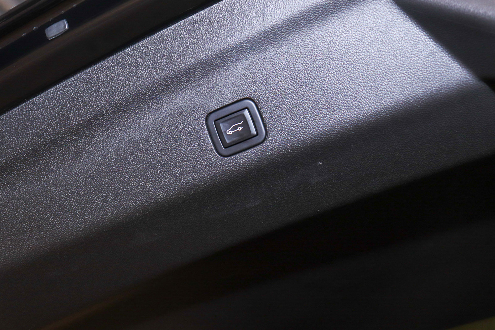 Used 2023 Cadillac Escalade V image 34