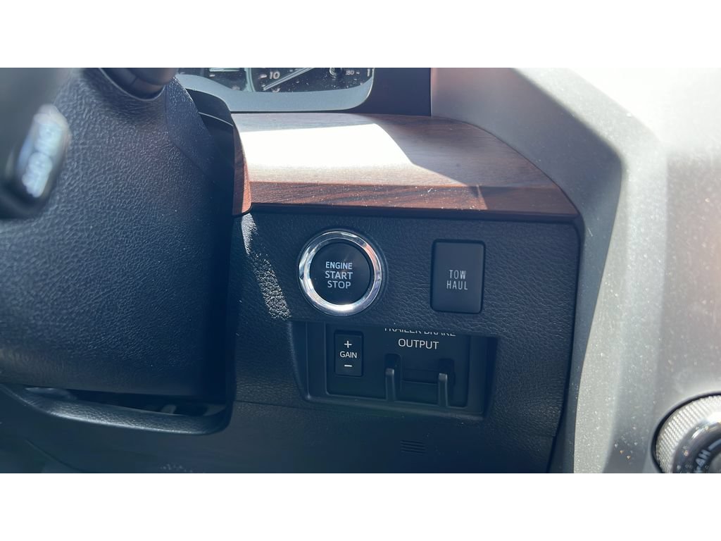 Used 2020 Toyota Tundra Limited AWD/4WD image 21