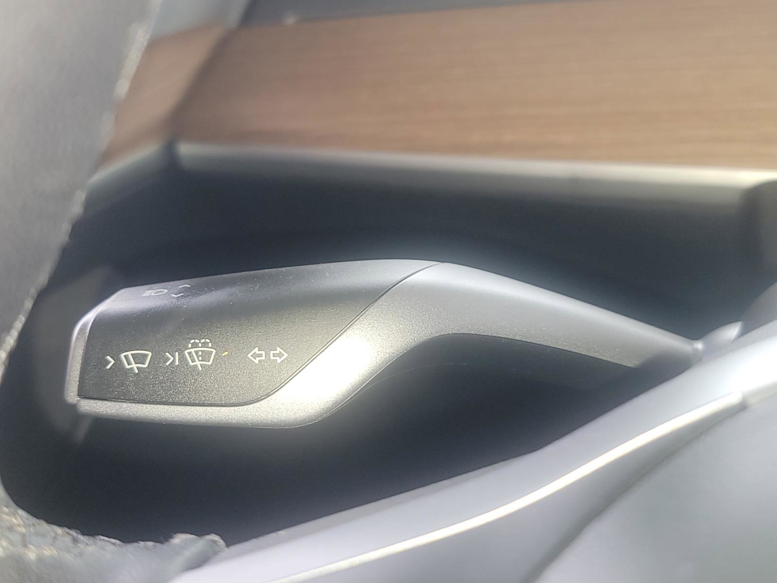 Used 2023 Tesla Model Y Long Range AWD/4WD image 16