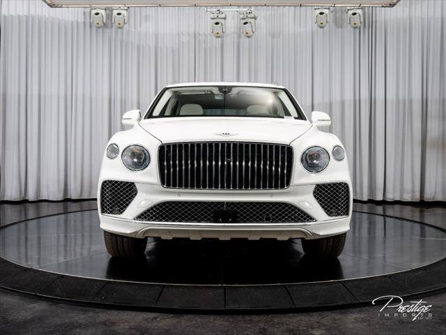Used 2024 Bentley Bentayga AWD/4WD image 2