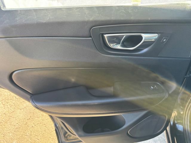 Used 2023 Volvo XC60 B5 Core image 20