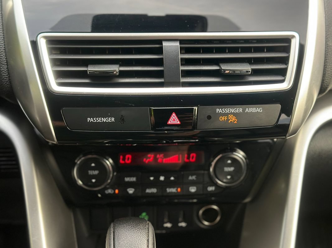 Used 2020 Mitsubishi Eclipse Cross SEL AWD/4WD image 23