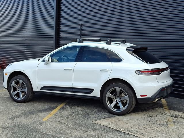 Certified 2023 Porsche Macan Turbo image 3