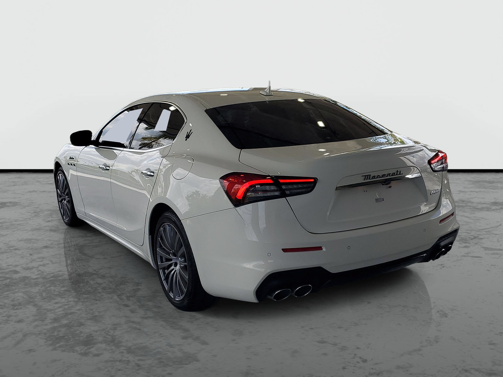 Used 2022 Maserati Ghibli Modena RWD image 3