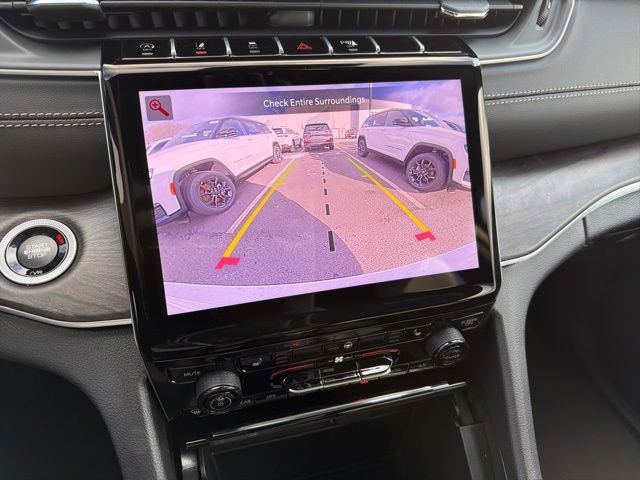 New 2025 Jeep Grand Cherokee Limited image 16