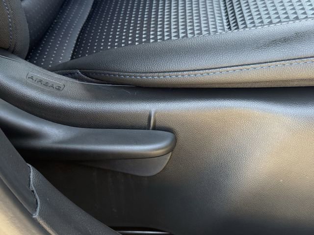 Certified 2025 Chevrolet Trax LT w/ LT Convenience Package FWD image 32