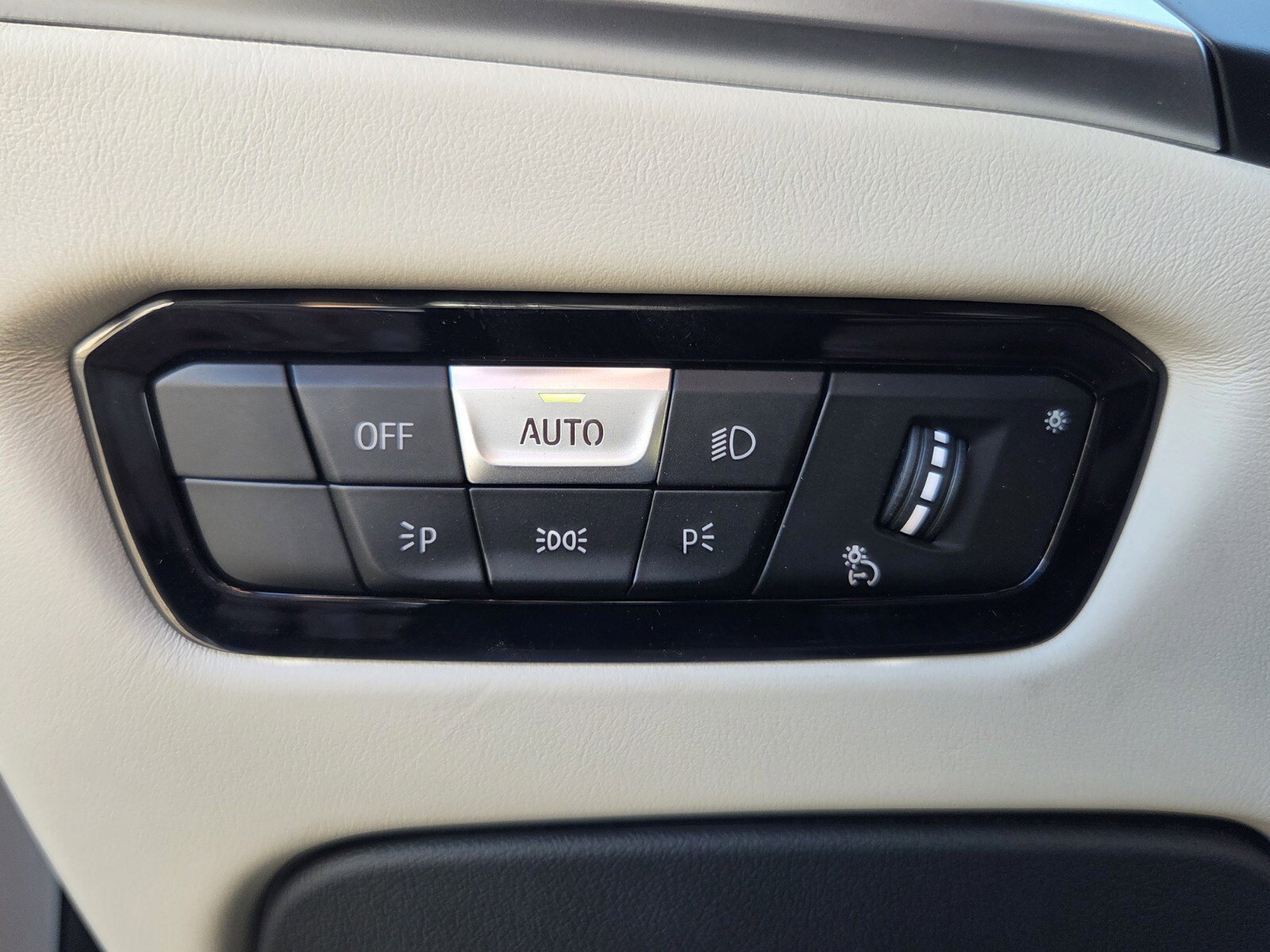 New 2026 BMW M4 xDrive Competition w/ M Carbon Exterior Package image 20