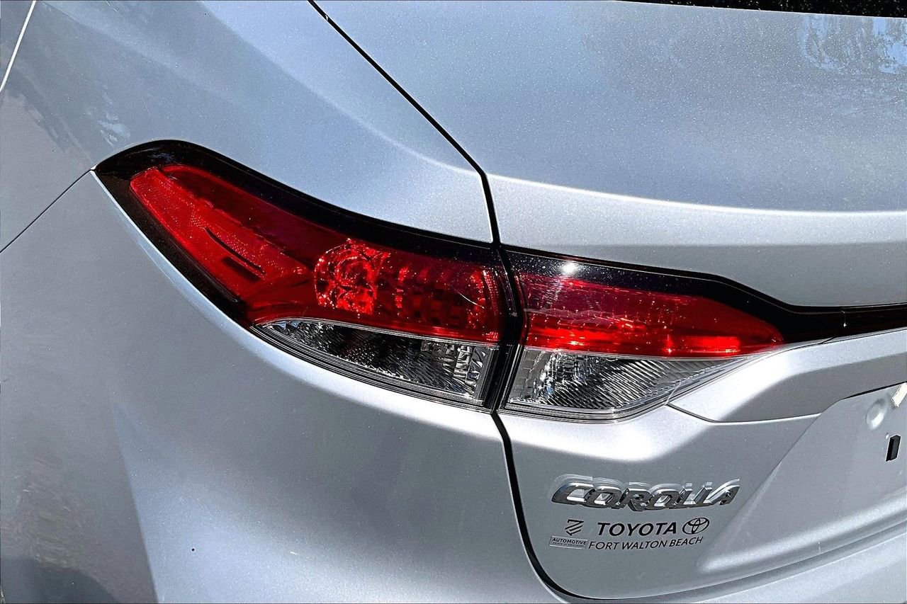 Used 2025 Toyota Corolla LE image 20