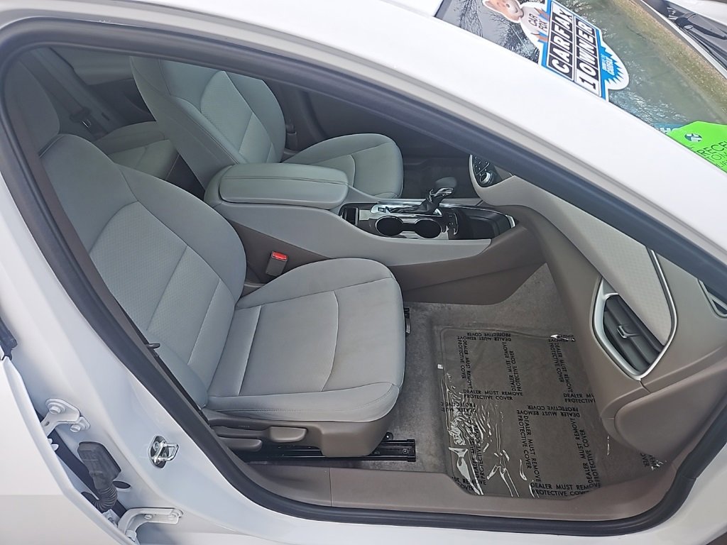 Used 2024 Chevrolet Malibu LT image 31