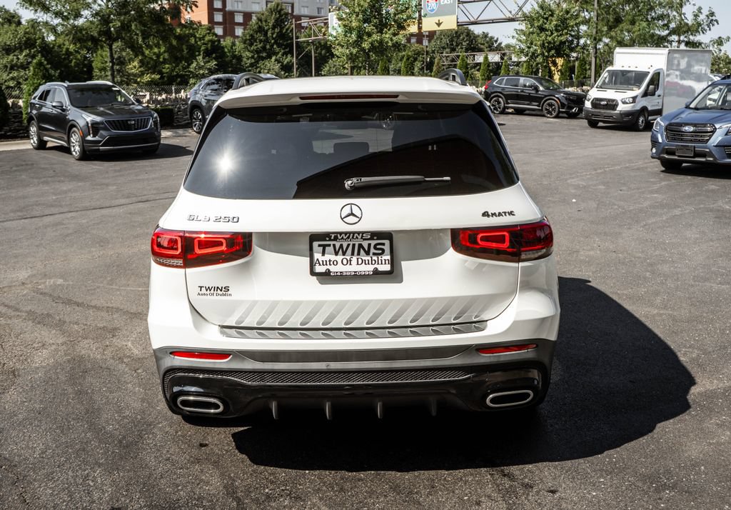 Used 2021 Mercedes-Benz GLB 250 4MATIC image 32