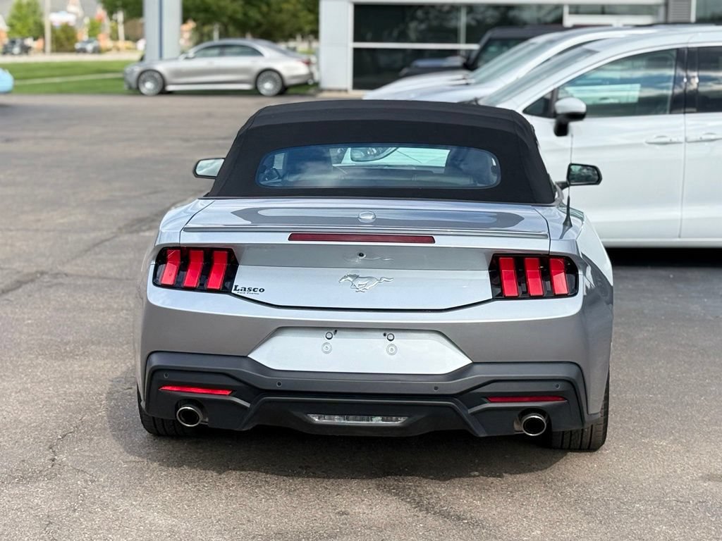 Used 2025 Ford Mustang Premium RWD image 35