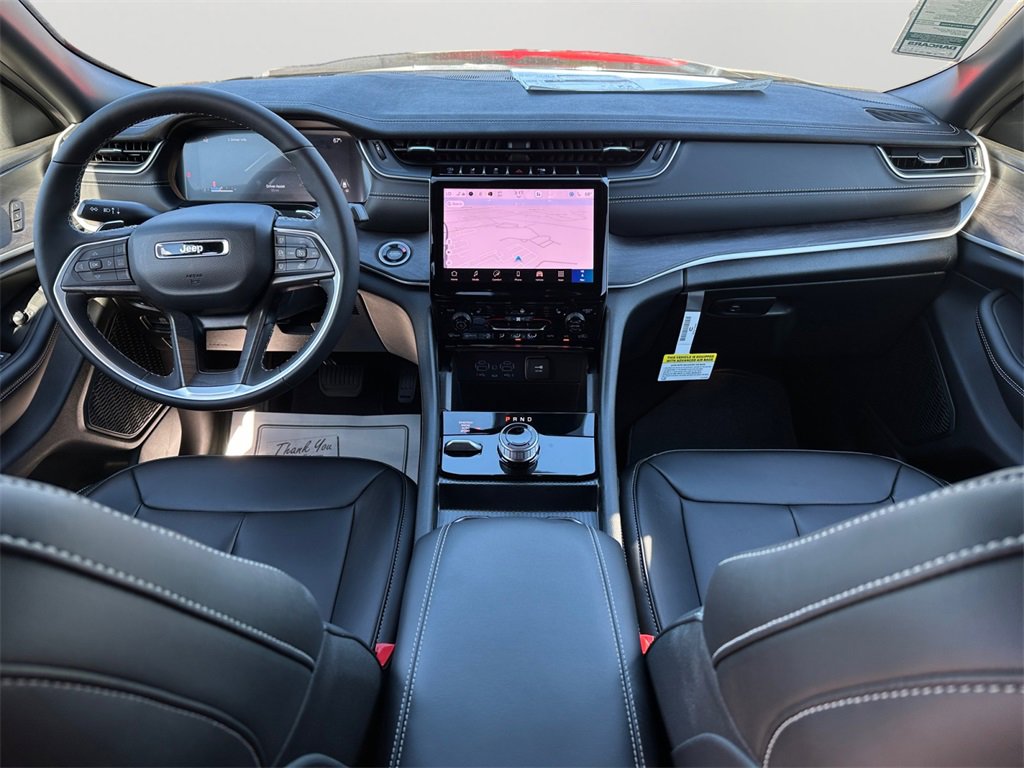 New 2025 Jeep Grand Cherokee Limited w/ Black Appearance Package image 17