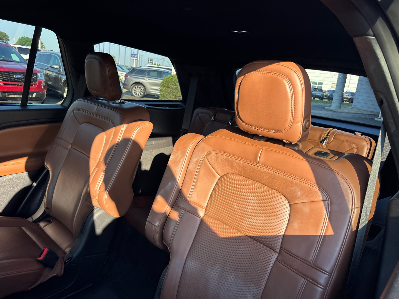 Used 2020 Lincoln Aviator Reserve w/ Elements Package Plus AWD/4WD image 25