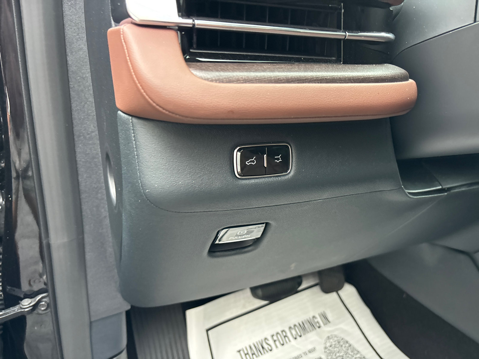 New 2026 Lincoln Navigator L Reserve AWD/4WD image 13