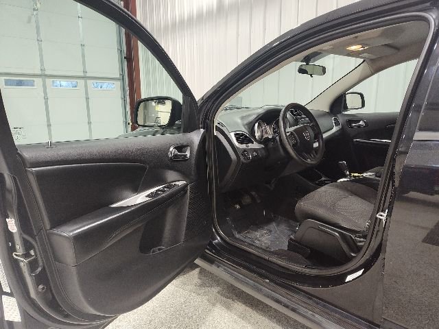 Used 2013 Dodge Journey SXT w/ Flexible Seating Group image 9