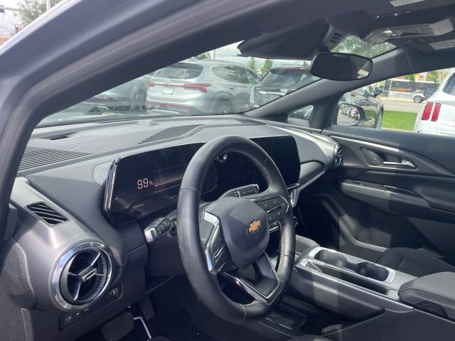 Certified 2025 Chevrolet Equinox EV LT w/ Comfort Package FWD image 8