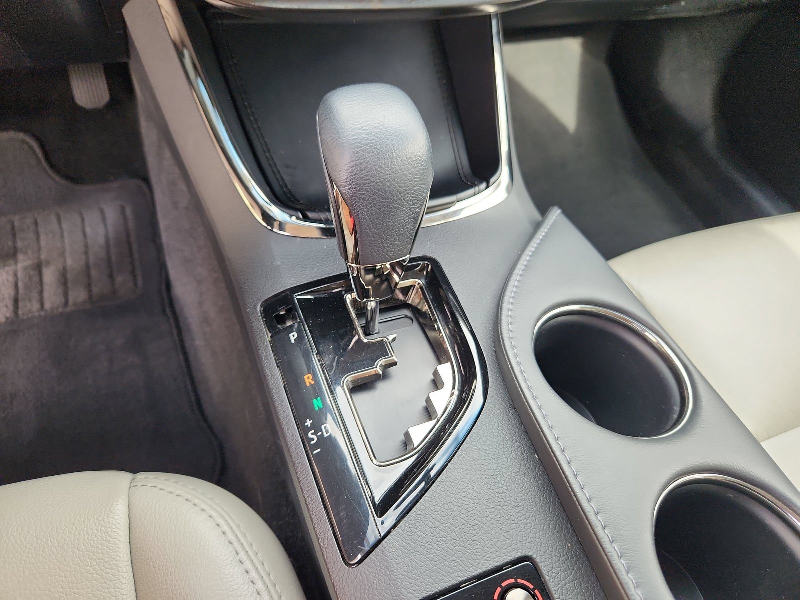Used 2016 Toyota Avalon XLE FWD image 23