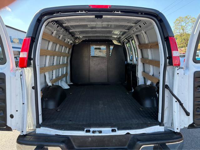 Used 2024 Chevrolet Express 2500 w/ Driver Convenience Package RWD image 7