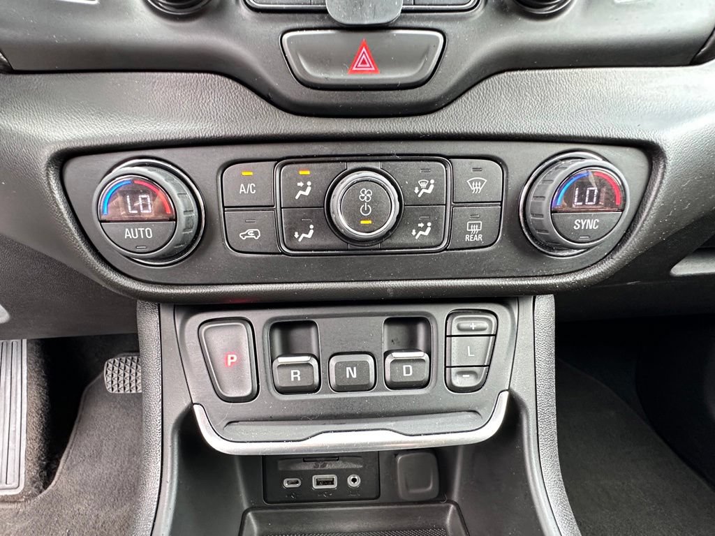 Certified 2020 GMC Terrain SLE w/ Driver Convenience Package AWD/4WD image 35