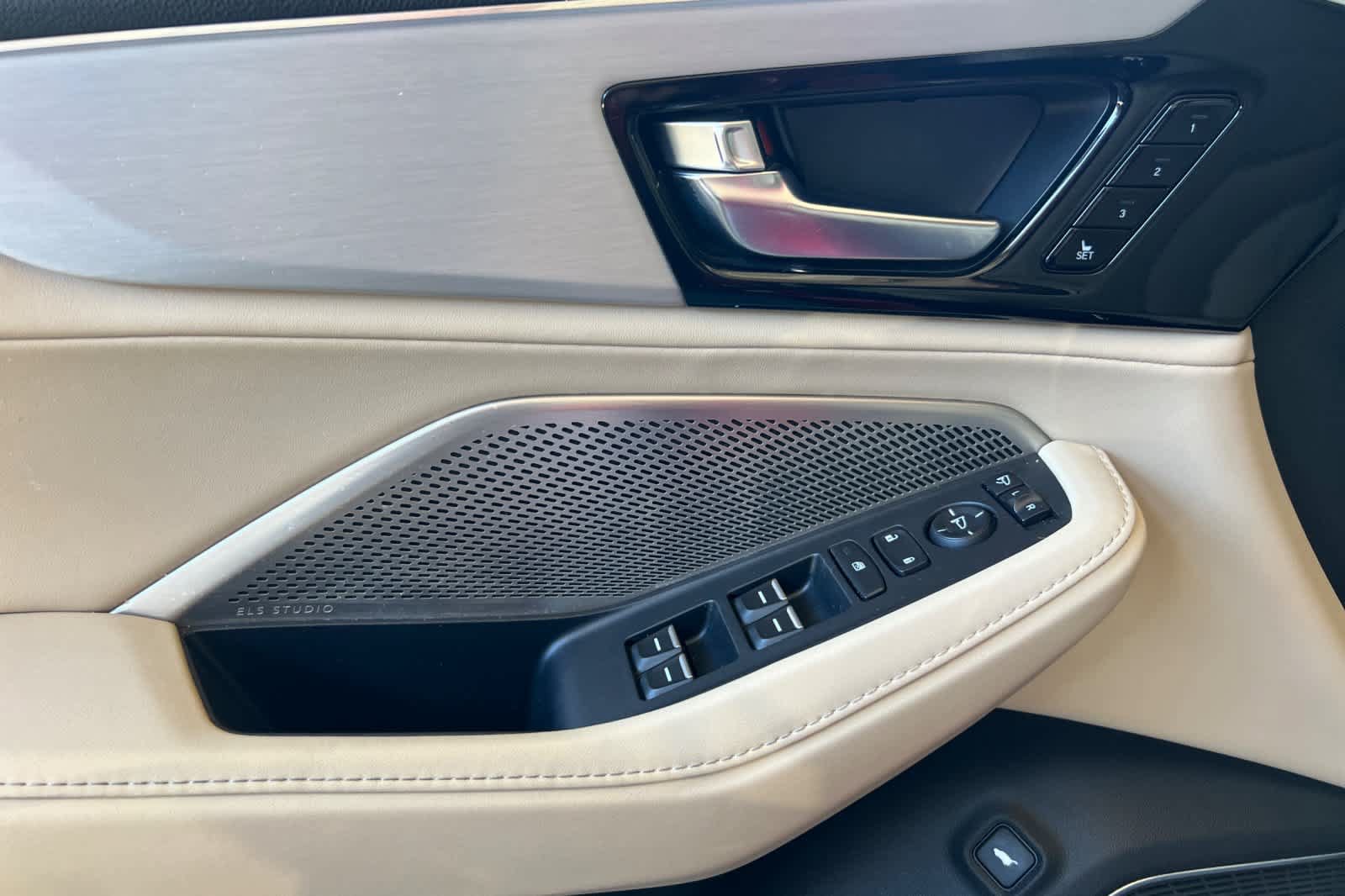 Certified 2022 Acura MDX w/ Technology Package FWD image 11