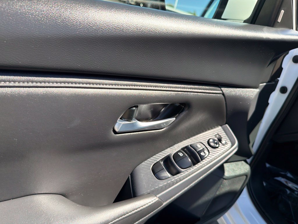 Used 2024 Nissan Sentra SV FWD image 18